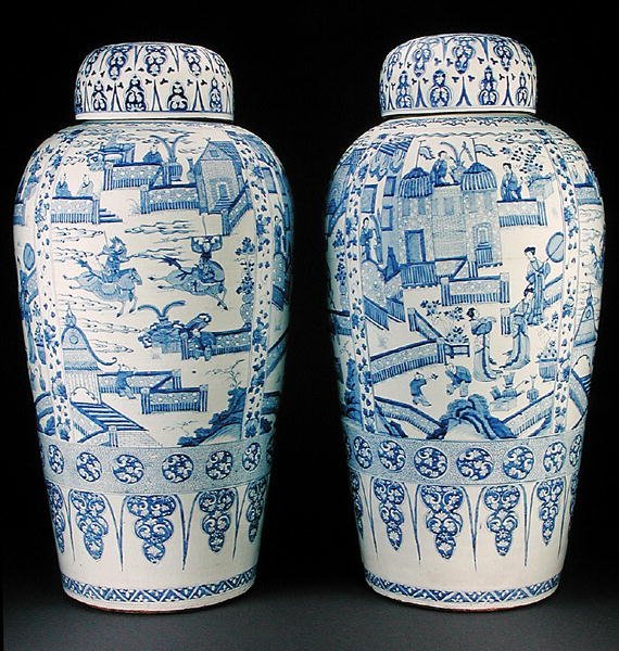 Pár modrých a bílých váz s vojáky, cca 1700 (porcelán) od Qing Dynasty Chinese School