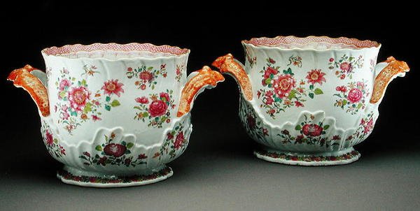 Pár rodinných chladičů na růžové víno, cca 1775 (porcelán) od Qing Dynasty Chinese School