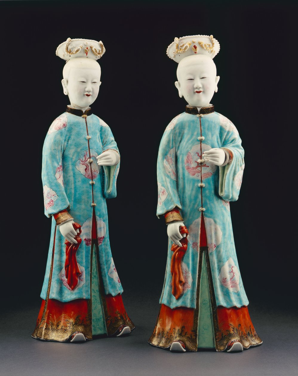 Pár ženských figurek, období Qianlong, 1736-95 (porcelán) od Qing Dynasty Chinese School