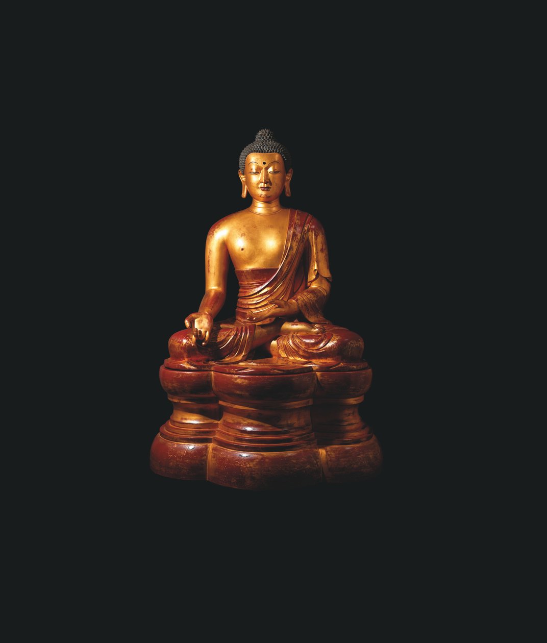 Monumentální císařská figurka Medicínského Buddhy z pozlaceného lakovaného dřeva od Qing Dynasty Chinese School