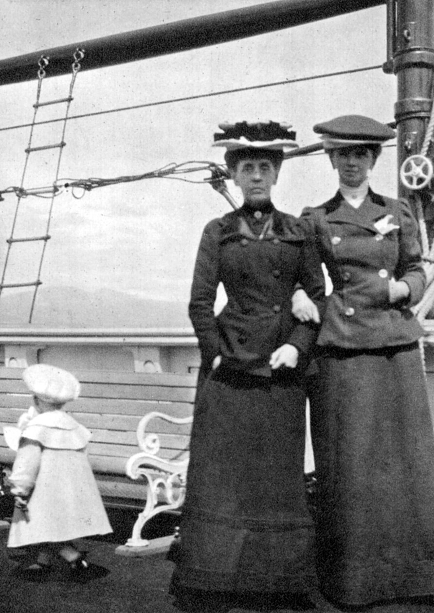 Princ Olav 1903-1991 s lady Antrim a slečnou Knollysovou, 1908. od Queen Alexandra