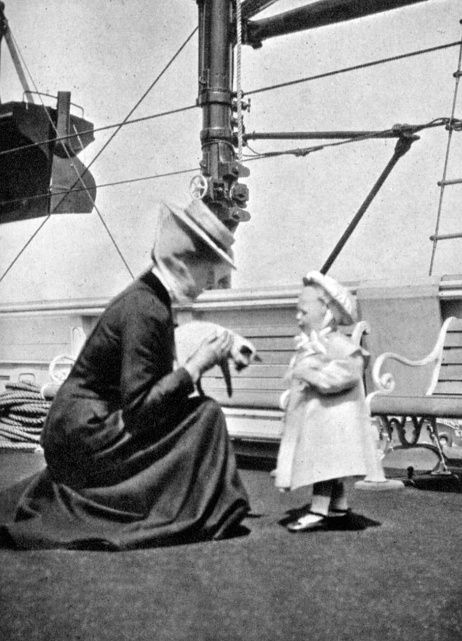 Princezna Victoria 1868-1935 s princem Olavem Norska 1903-1991, 1908. od Queen Alexandra