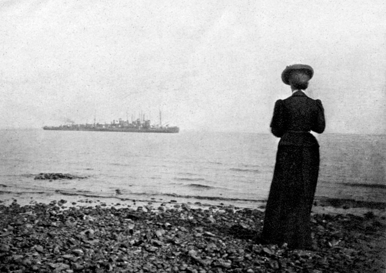 Císařovna Maria Feodorovna se dívá na dánské námořní plavidlo u Hvidovre, Dánsko, 1908. od Queen Alexandra