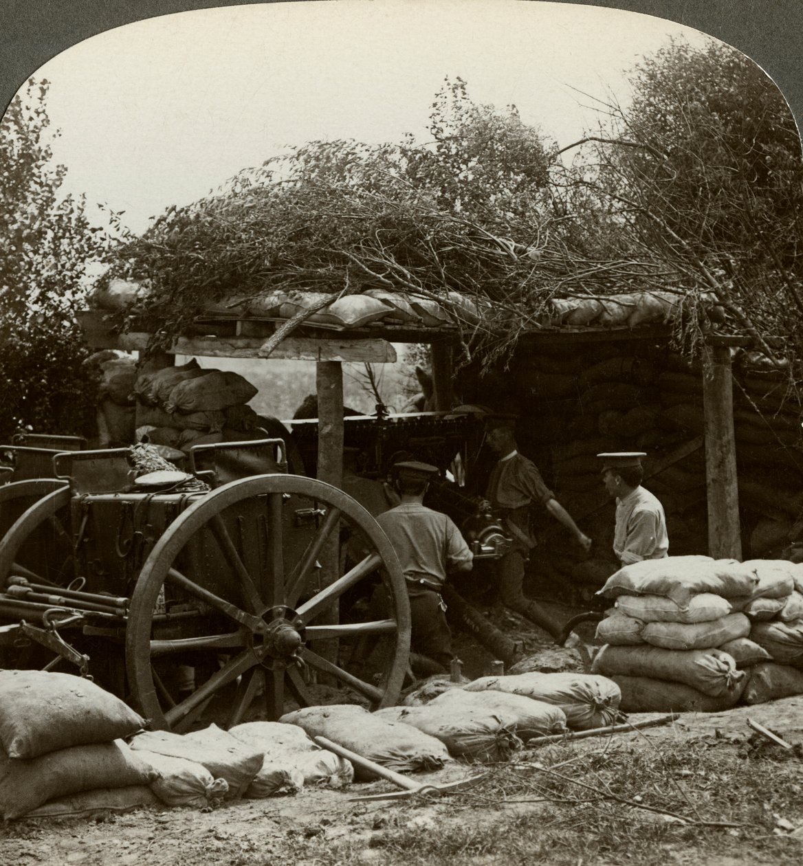 Dělostřelecké postavení, první světová válka, 1914-1918. od Realistic Travels Publishers