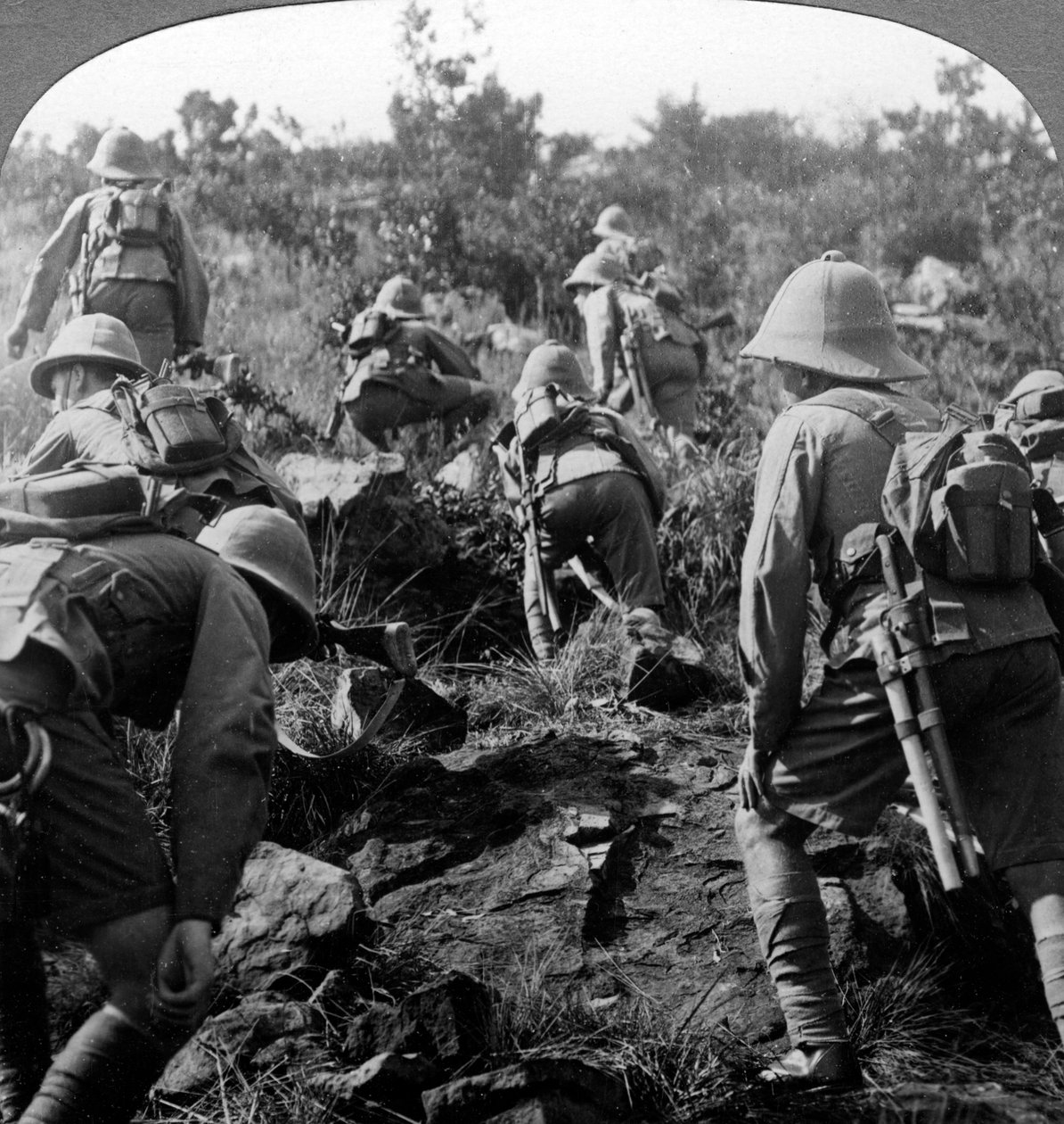 Skauti razí cestu lesy východní Afriky, první světová válka, 1914-1918. od Realistic Travels Publishers