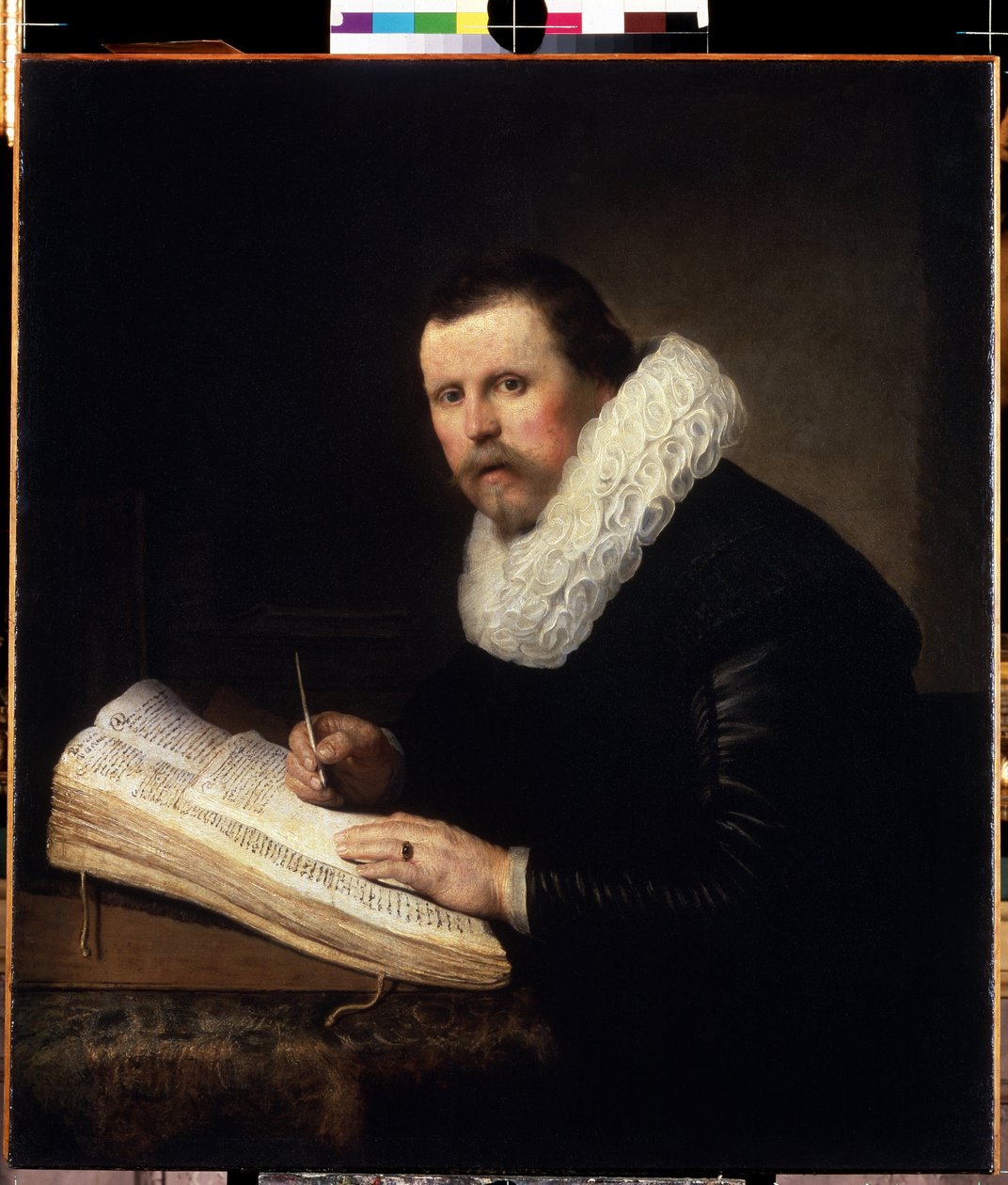 Portrét studenta. (Portrét učence). Muž čte rukopis při psaní poznámek perem na list papíru. Obraz Harmenszoona van Rijna známý jako Rembrandt (1606-1669) od Rembrandt Harmensz. van Rijn