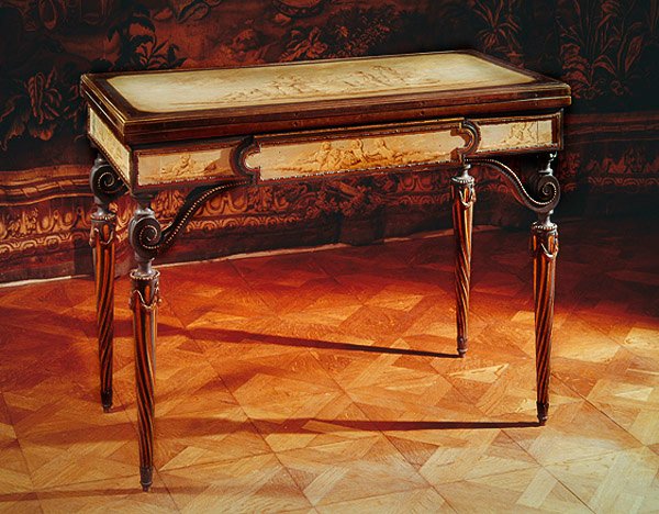 Herní stůl, který kdysi patřil Marie-Antoinettě (lakované dřevo) od Rene Dubois