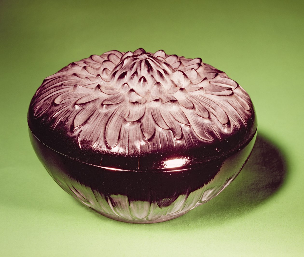 Černá skleněná krabice, cca 1902 (sklo) od Rene Jules Lalique