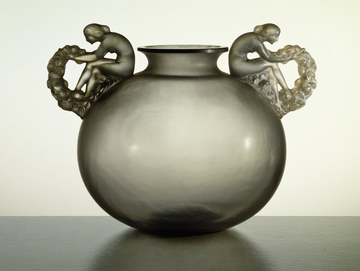 Váza Bouchardon, 1926 (kouřové sklo) od Rene Jules Lalique