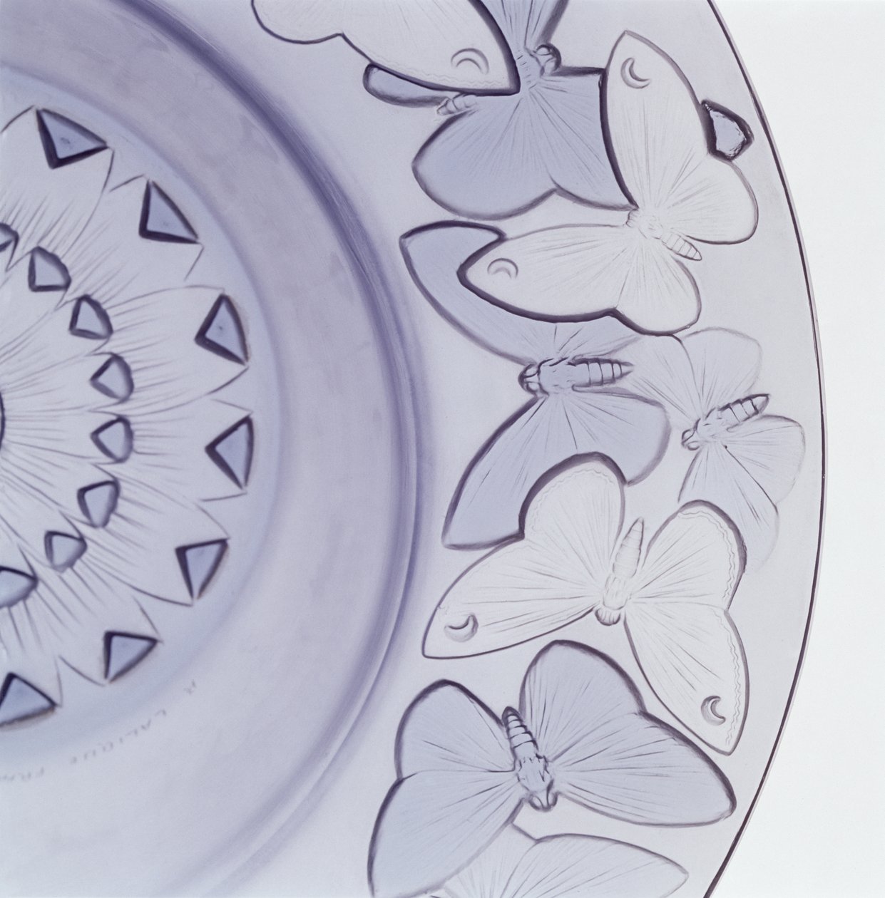 Detail mísy Phalenes od Lalique, kolem roku 1902 od Rene Jules Lalique