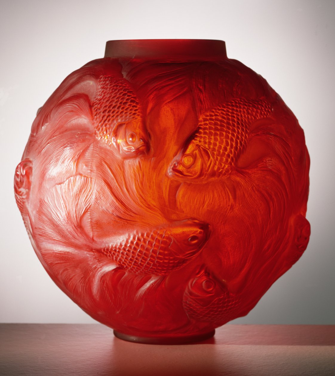 Váza Formosa, 1924 (červené matné sklo) od Rene Jules Lalique