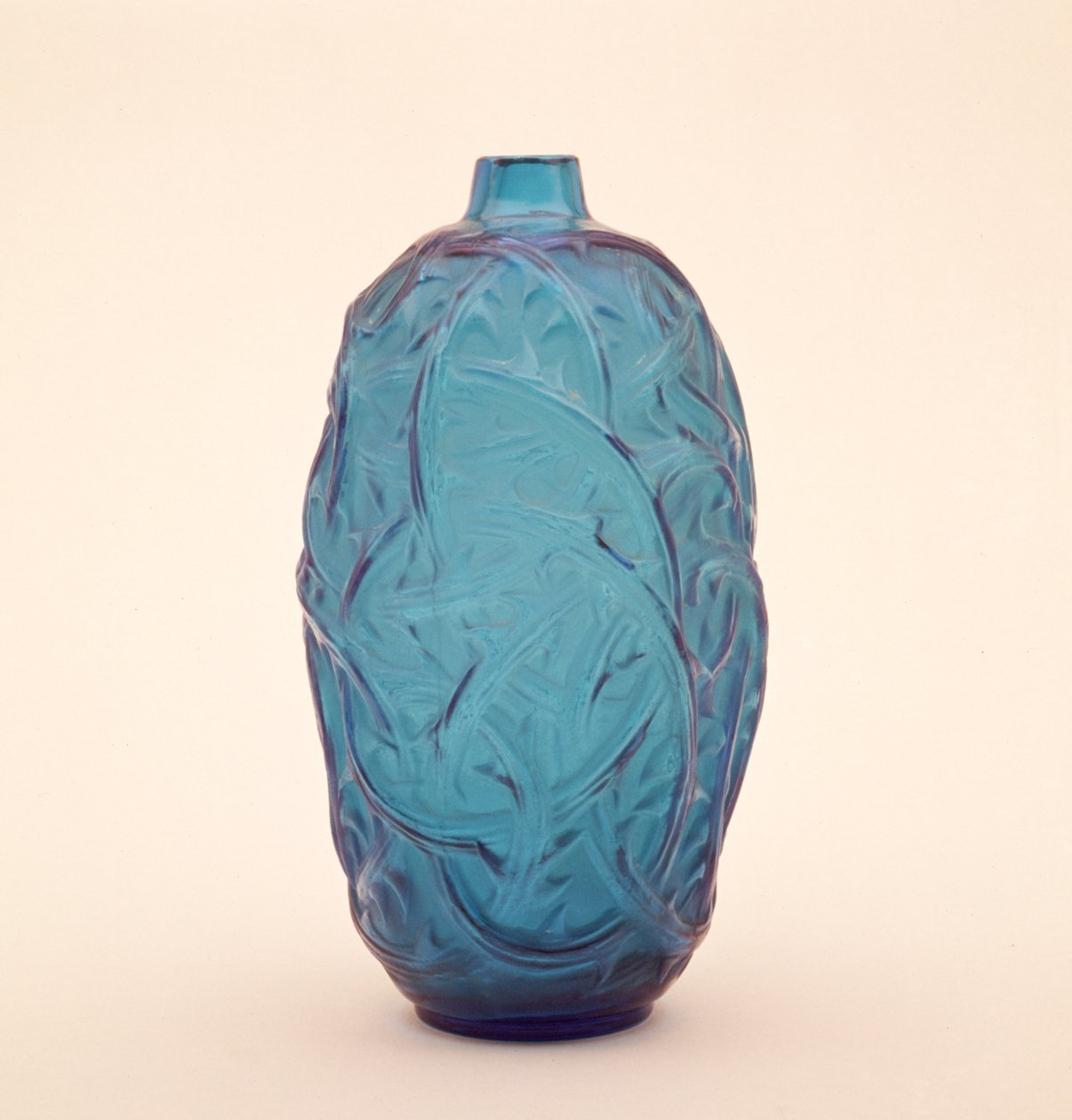 Mléčně neprůhledná váza se stopami ručního tónování, cca 1902 (sklo) od Rene Jules Lalique