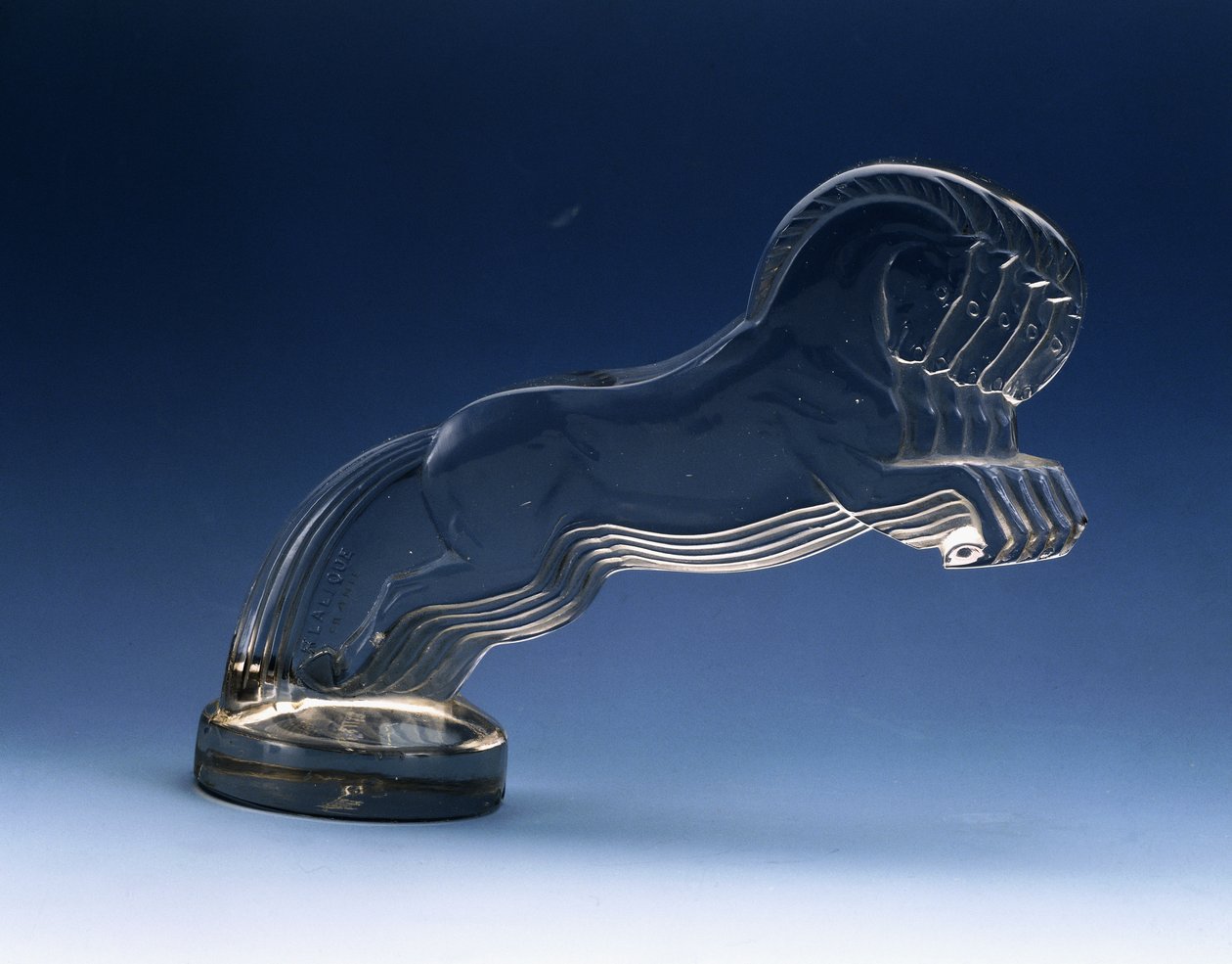 Pět koní; Cinq-chevaux (maskot auta) od Rene Jules Lalique