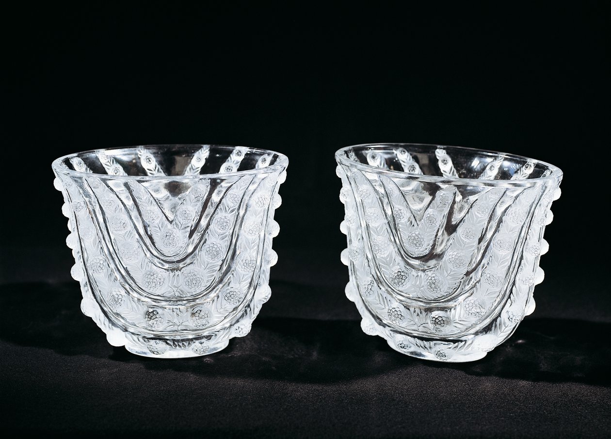 Skleněné vázy, cca 1930, Rene Lalique (1860-1945), vyrobené Rene Lalique et Cie Alsace Glassworks. Francie, 20. století. od Rene Jules Lalique