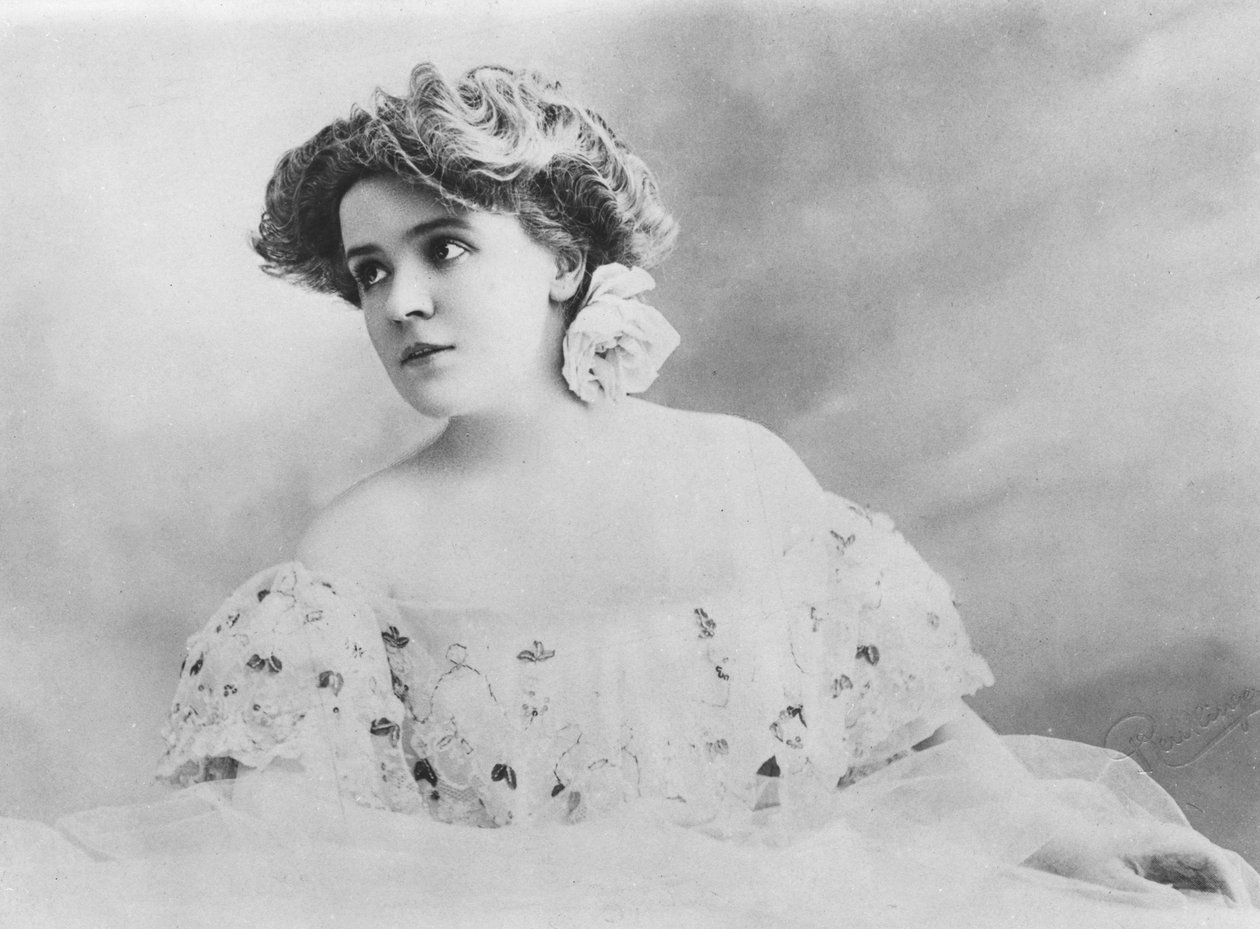 Portrét Germaine Gallois od Reutlinger Studio
