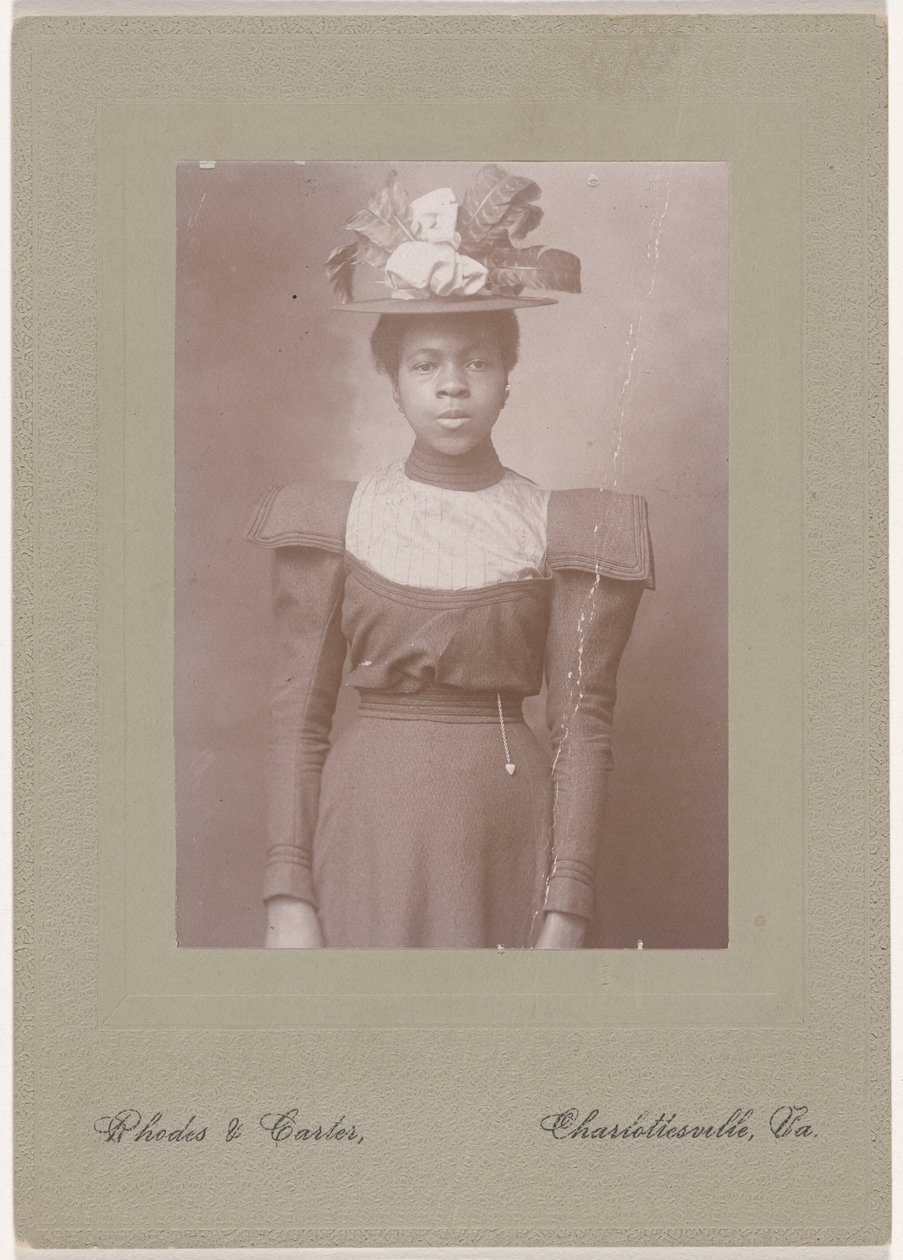Portrét ženy, c. 1910 (foto) od Rhodes & Carter