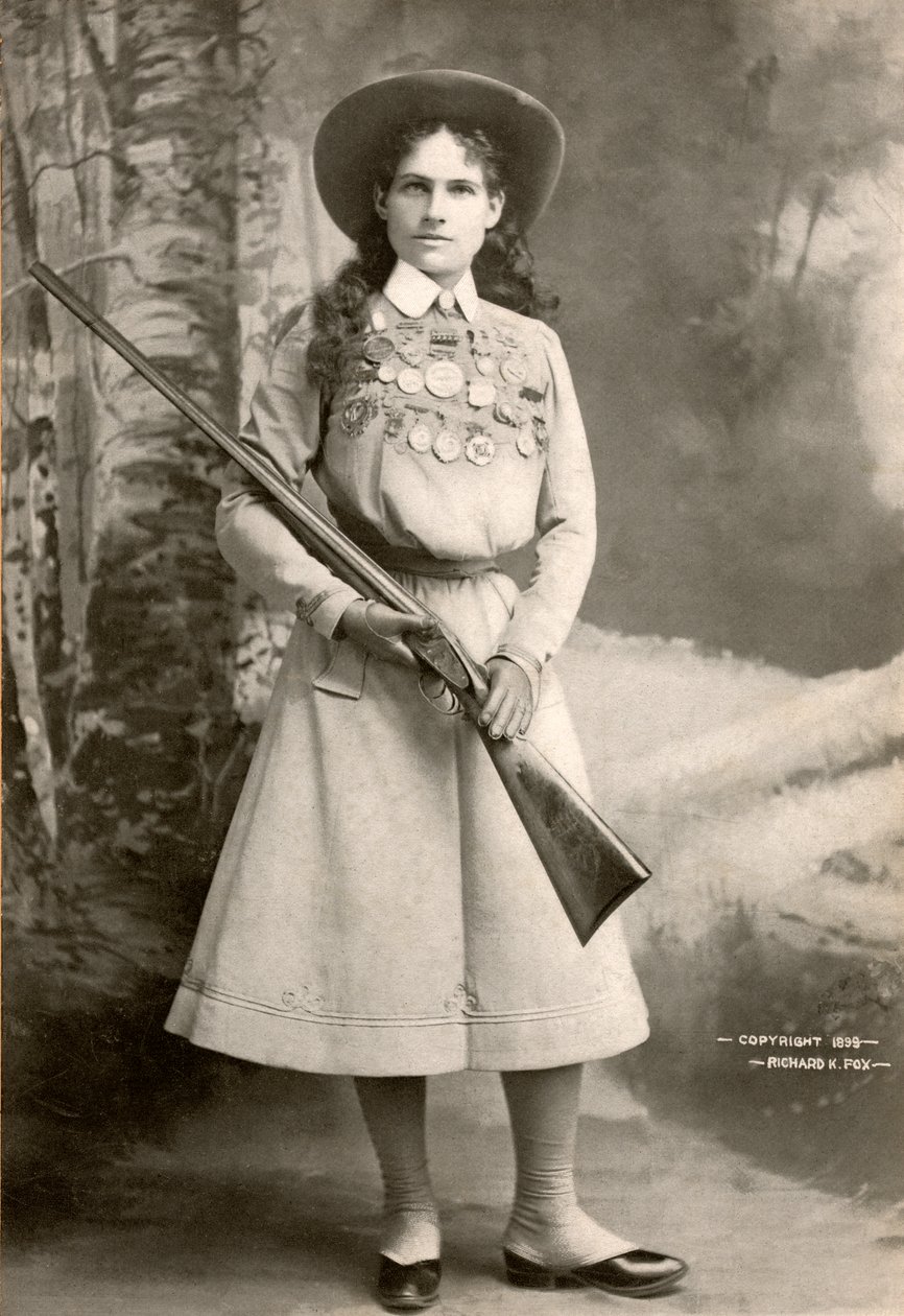 Annie Oakley s puškou od Richard Kyle Fox