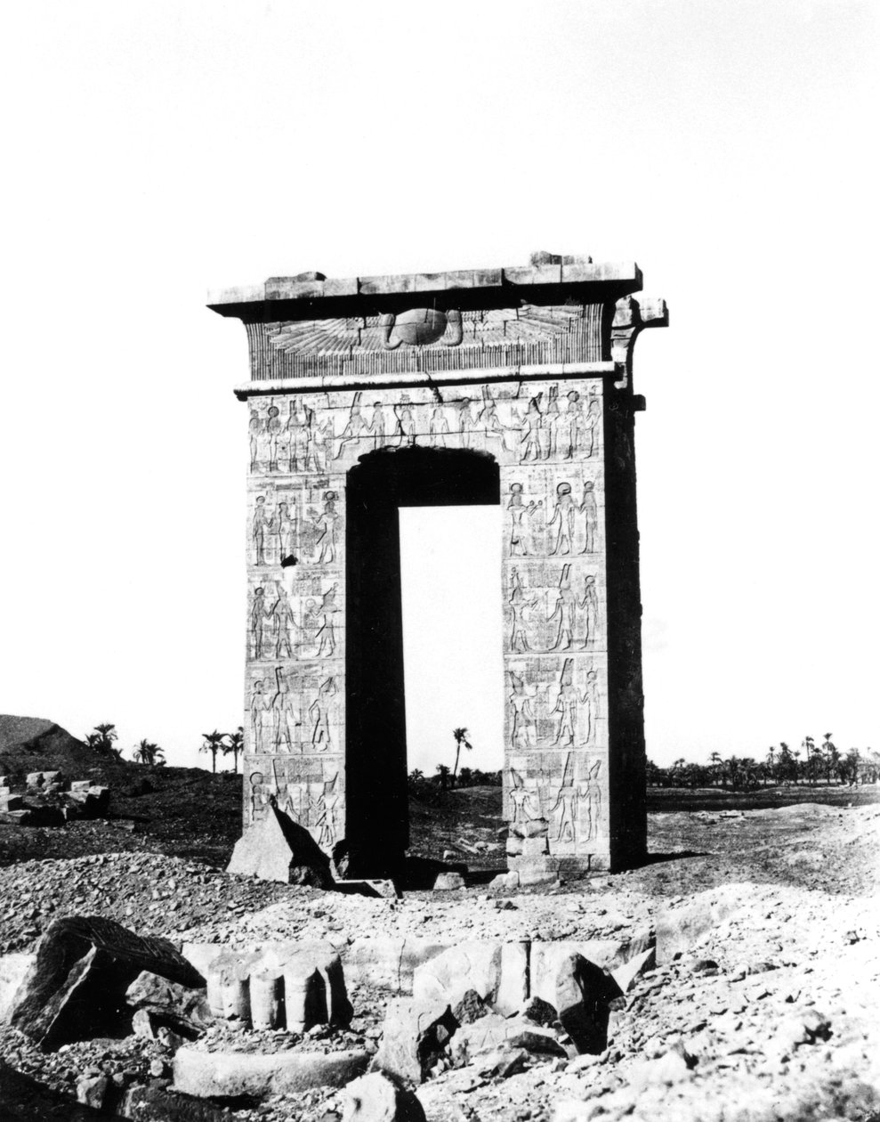 Chrámový oblouk v Karnaku, Egypt, 1863-1864 od Richard Phene Spiers