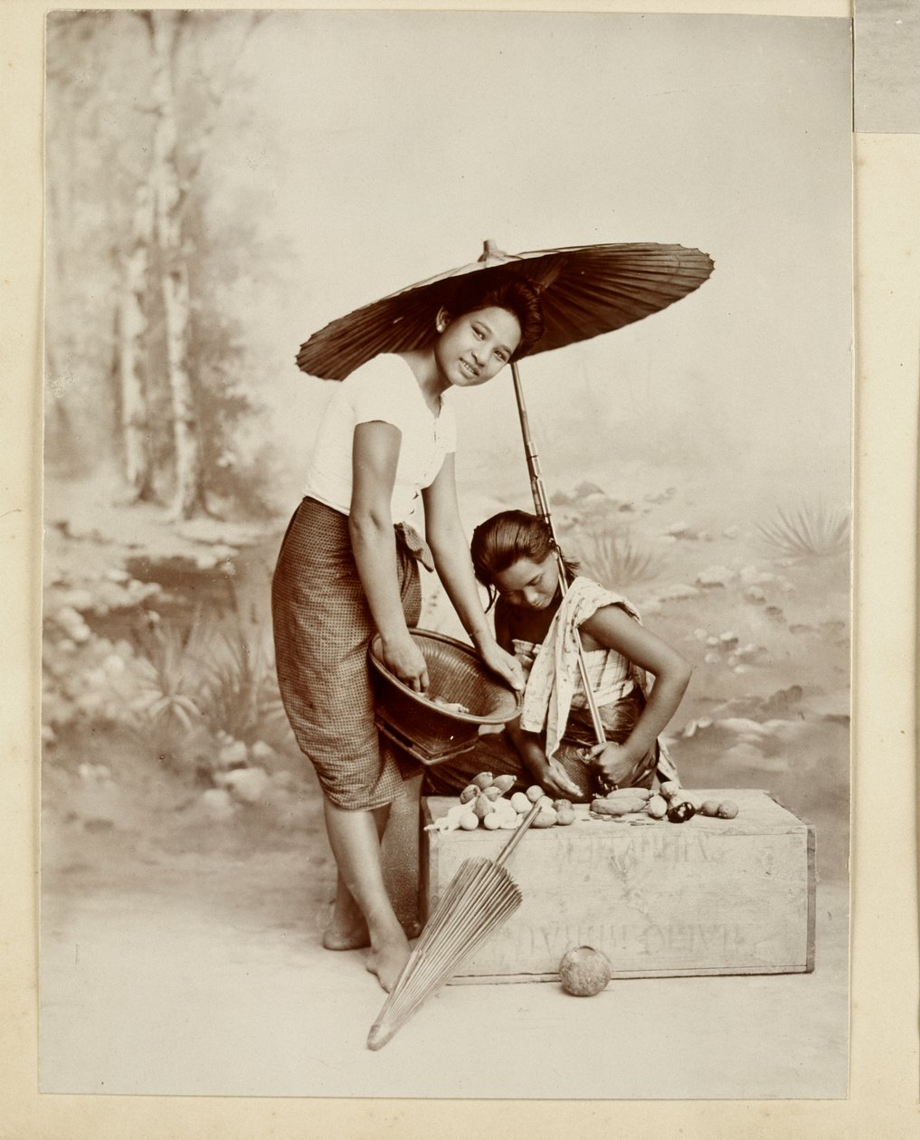 Dívka držící slunečník, 1890 od Robert Lenz