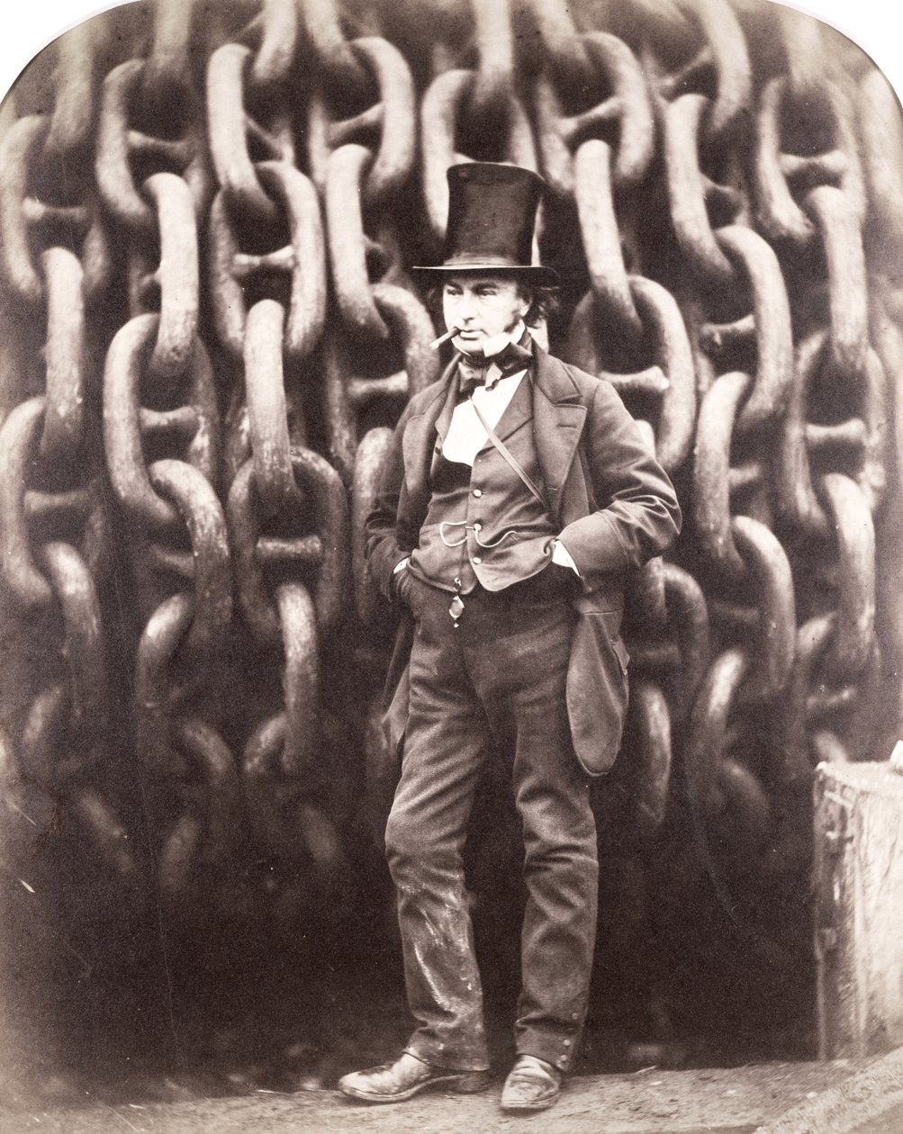 Isambard Kingdom Brunel, stojící před spouštěcími řetězy ‚Great Eastern‘, 1857 od Robert Howlett