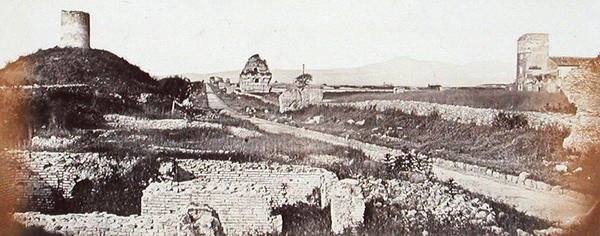Pohled na Via Appia Antica (černobílá fotografie) od Robert MacPherson