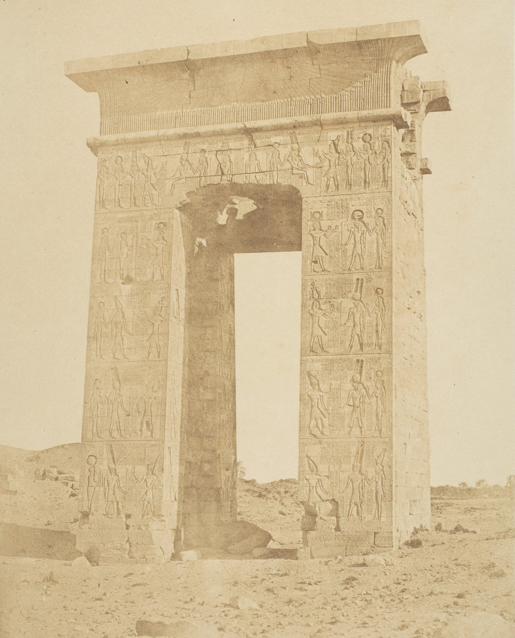 Brána Ptolemaia Philomedera, B.C. 180, Karnac, ca. 1856. od Robert Murray.