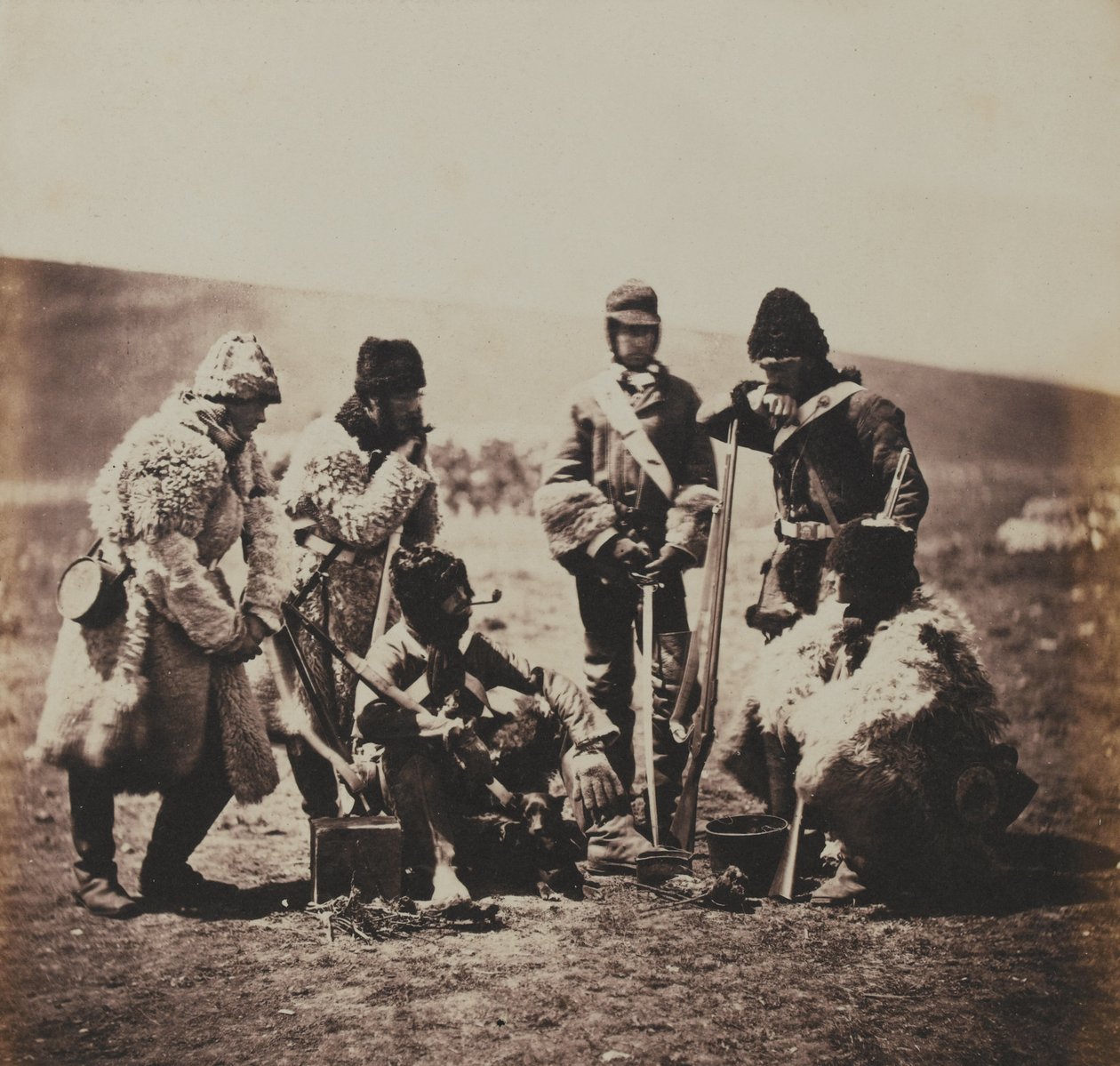 Kapitán Pechell a muži 77. (východního Middlesexu) pluku pěších v zimních šatech, z alba 52 fotografií spojených s krymskou válkou od Roger Fenton