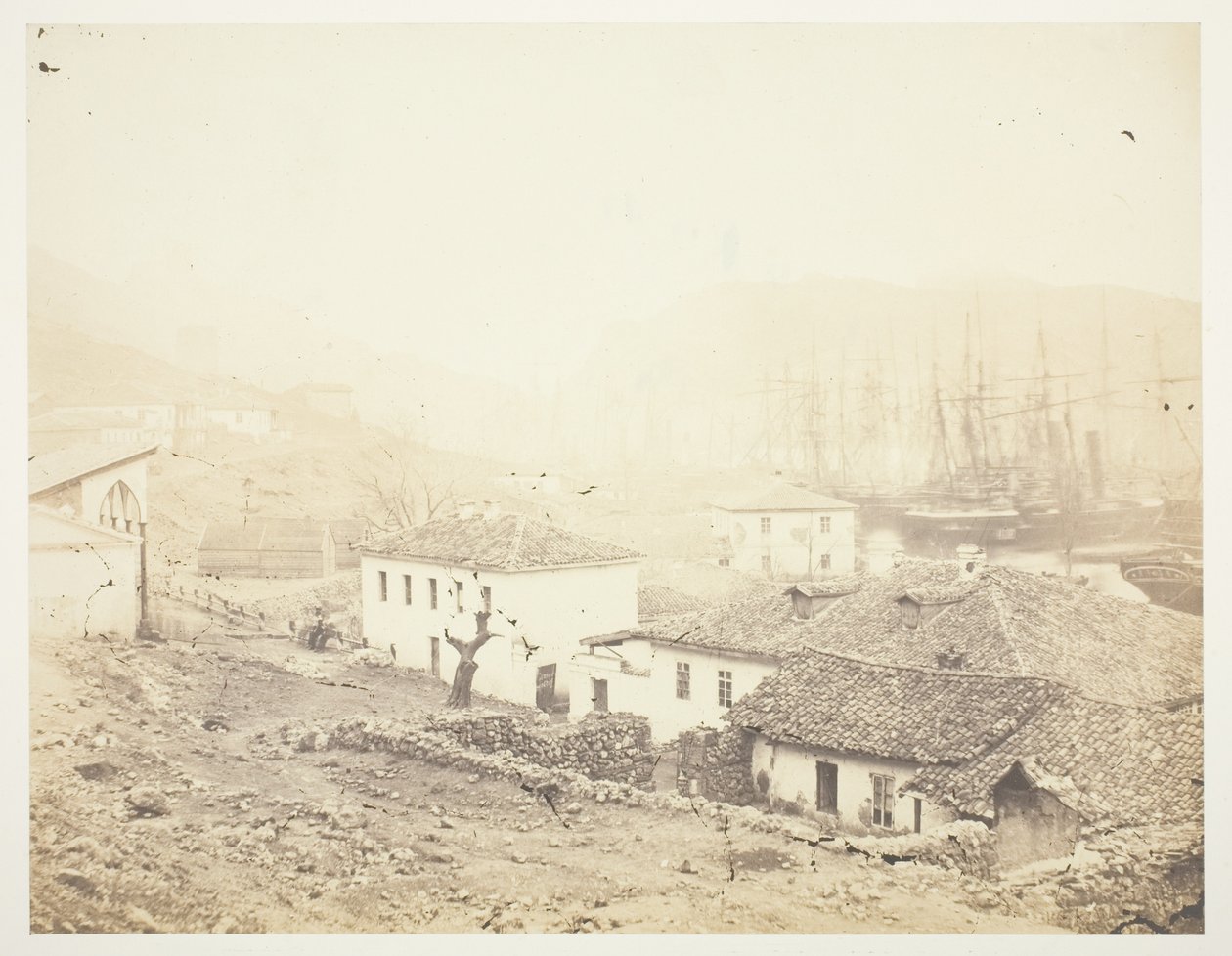 Balaklava, dívá se na moře od Roger Fenton
