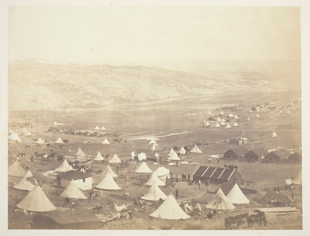 Jezdecký tábor, pohled směrem ke Kadikoi od Roger Fenton