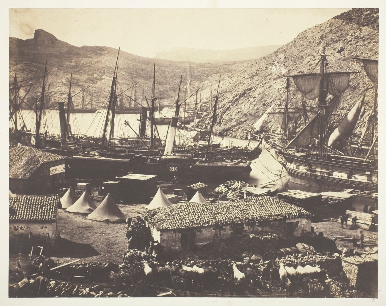 Kozácká zátoka, Balaklava od Roger Fenton