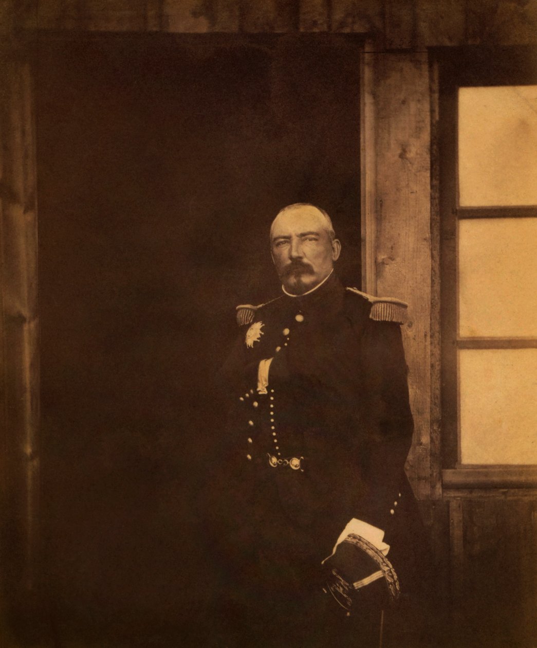 Francouzský generál Pierre Bosquet, Tříčtvrteční portrét, Krymská válka, Krym, Ukrajina od Roger Fenton