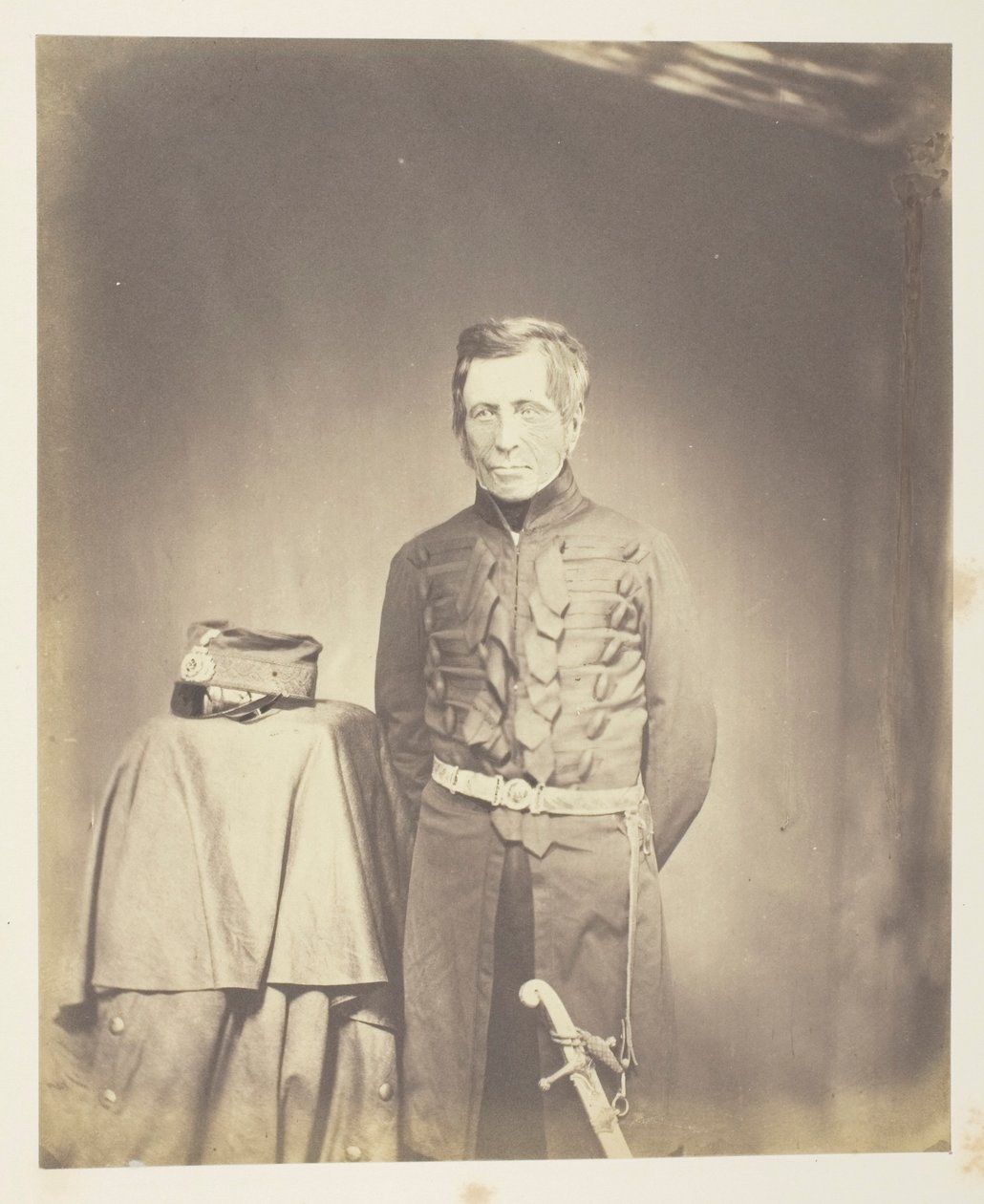 Generál Sir J. Burgoyne, baronet, G.C.B. od Roger Fenton