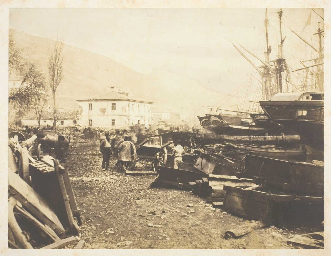 Místo přistání, přístaviště, Balaklava od Roger Fenton