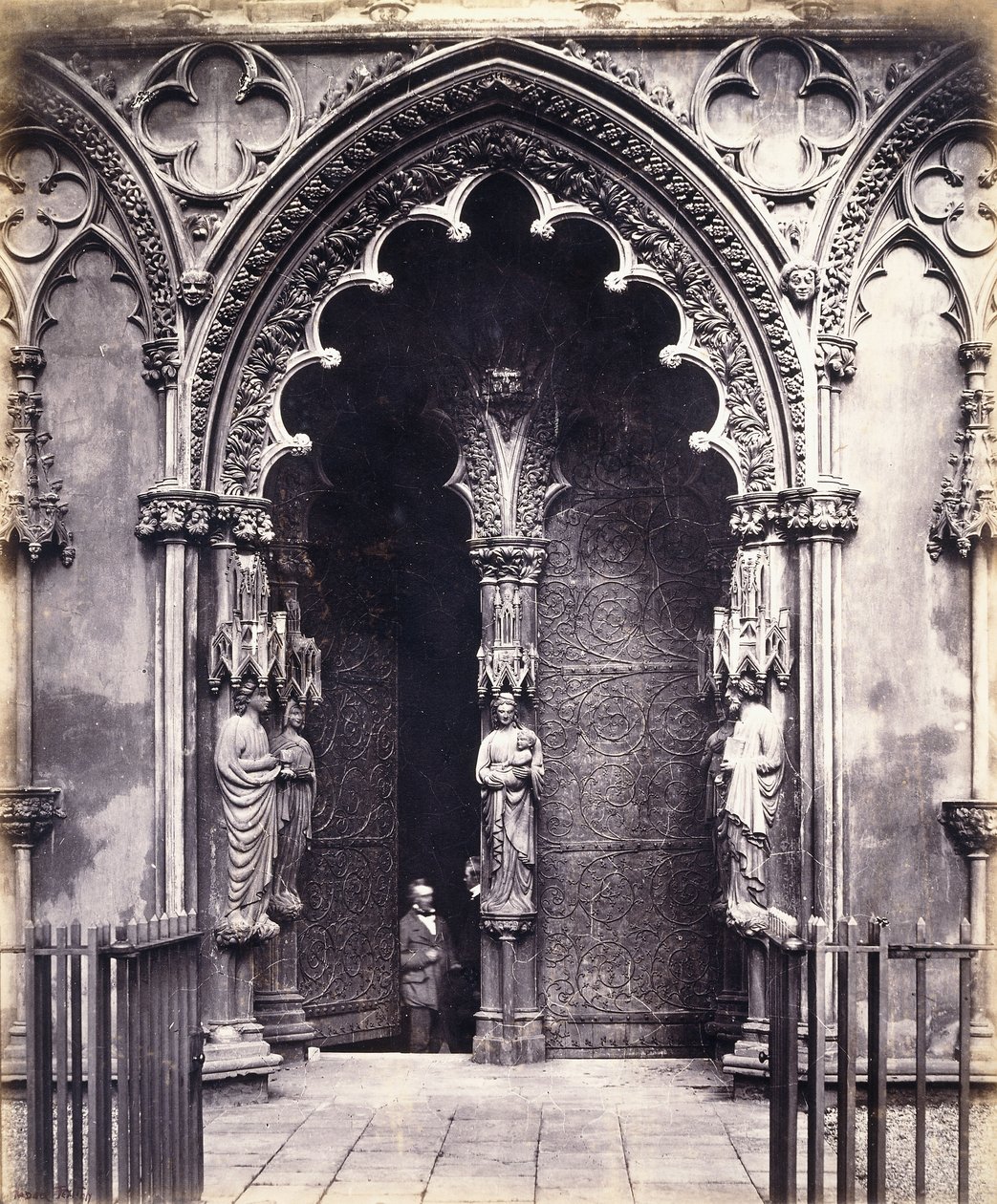 Lichfield: Západní veranda od Roger Fenton