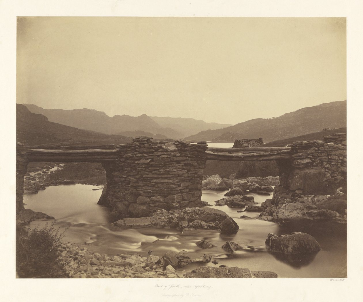 Pont-y-Garth poblíž Capel Curig od Roger Fenton