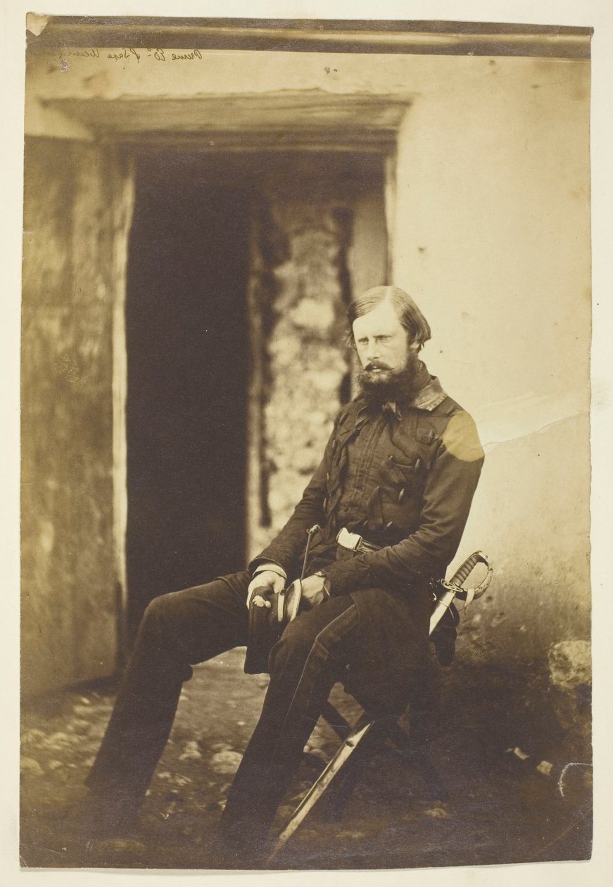 Princ Eduard Sasko-Výmarský, fotografován v poli, Krym od Roger Fenton