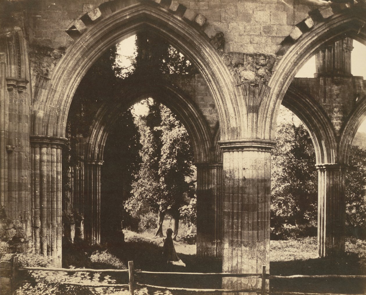 Opatství Rievaulx, hlavní oltář, 1854. od Roger Fenton