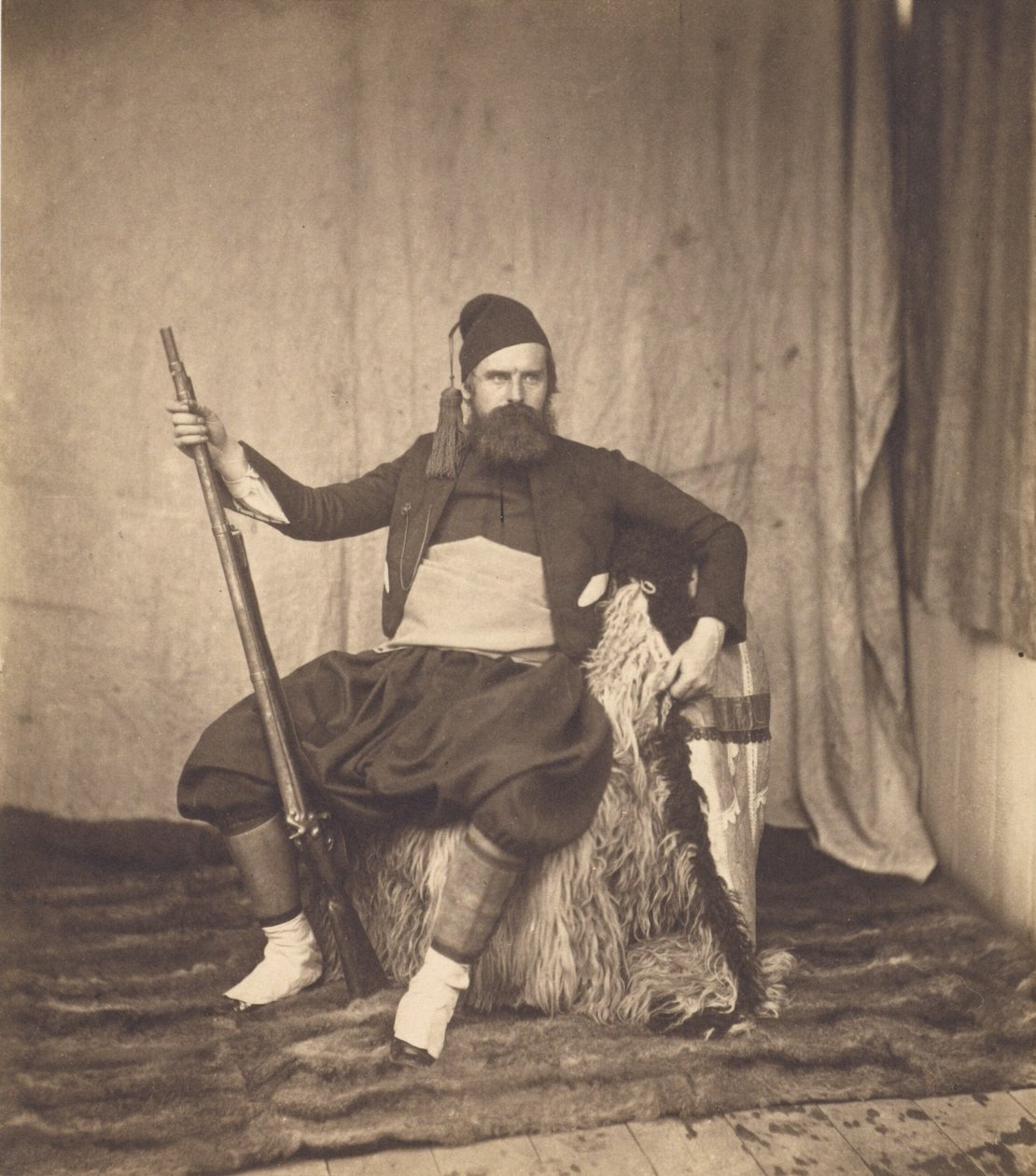 Autoportrét v uniformě zuáva od Roger Fenton