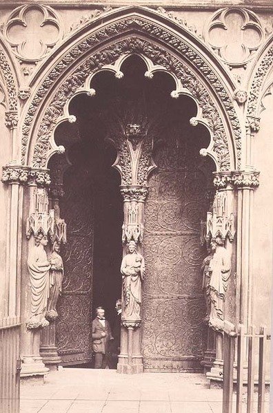 The West Porch, Lichfield Cathedral, c.1858 (sépiová fotografie) od Roger Fenton