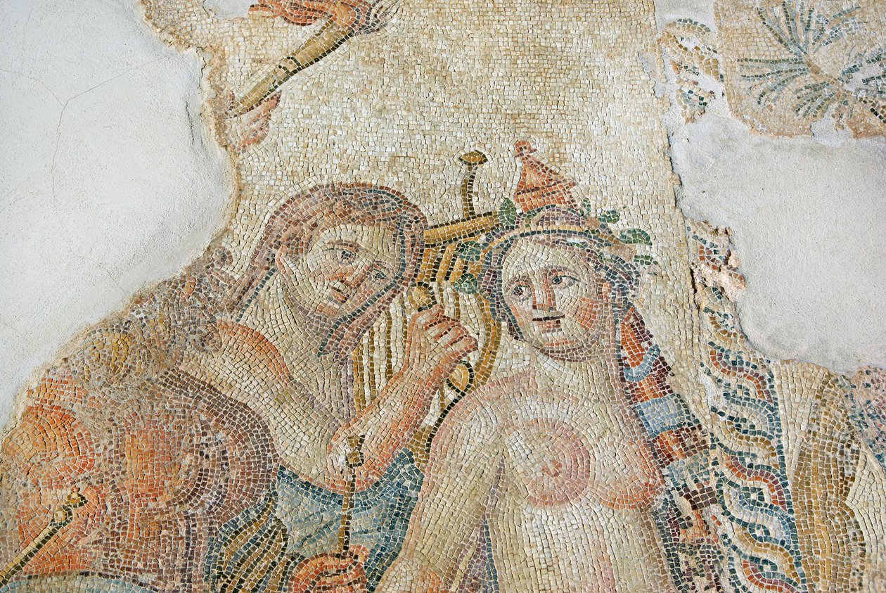 Kentaur okouzluje Maenadu, detail z Vítězného průvodu Dionysos, Dům Aion, Paphos, Kypr (mozaika) od Roman