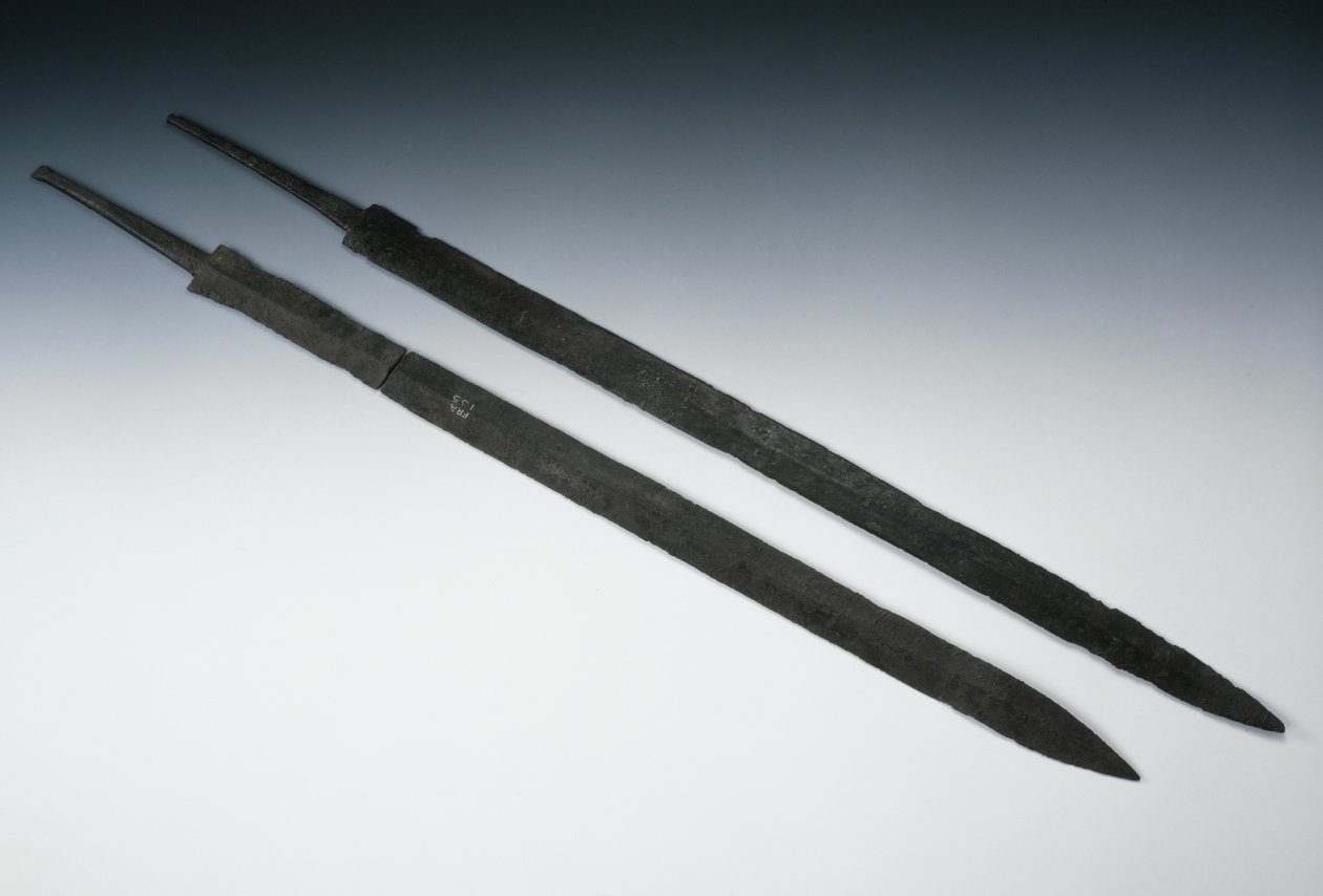 Pomocné meče nebo spathae, z římského naleziště v Newstead, Melrose, AD 80-100 od Roman
