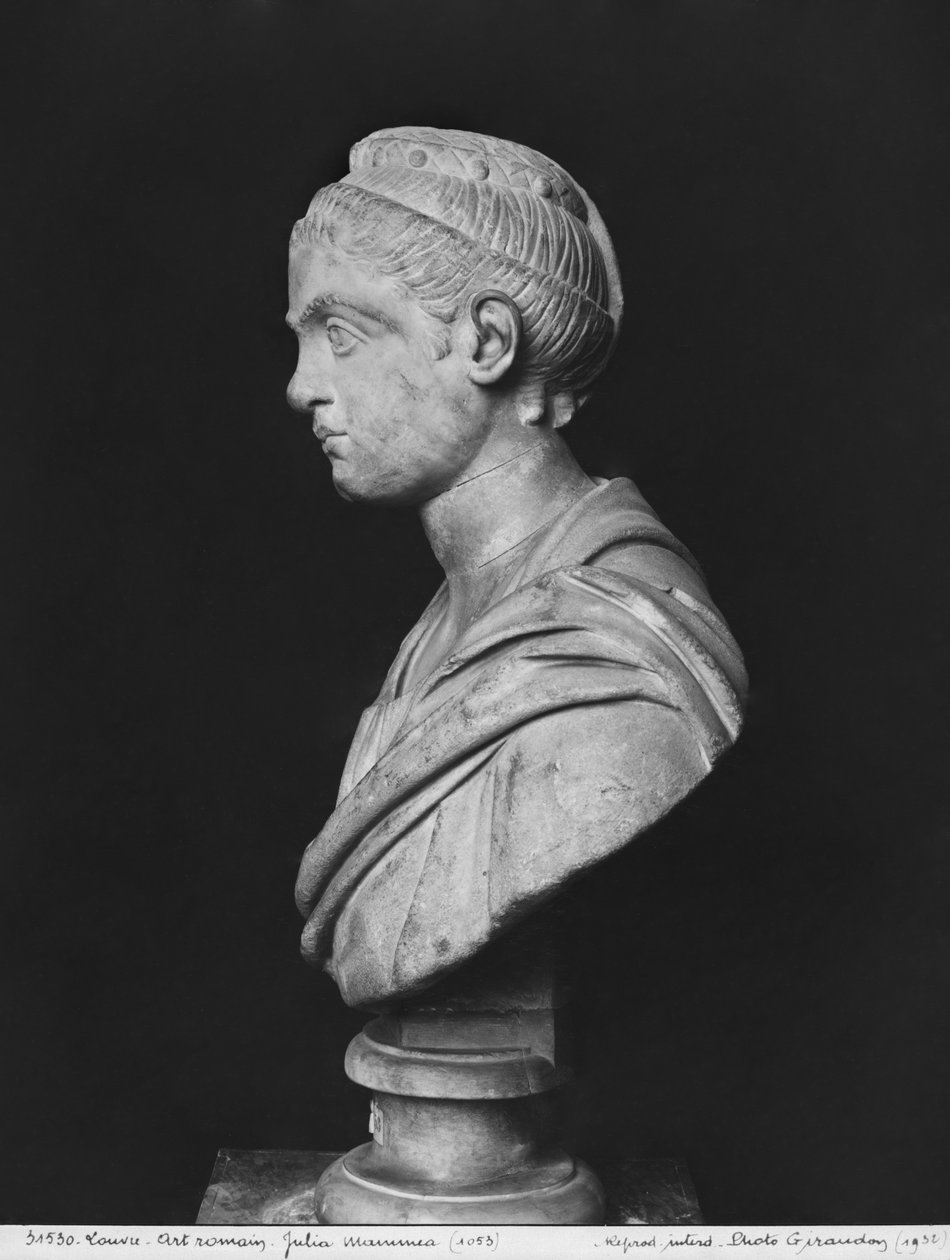 Busta Julie Mamaea (180-235 n. l.), matky císaře Severa Alexandra (205-235 n. l.) c.230 (mramor) od Roman