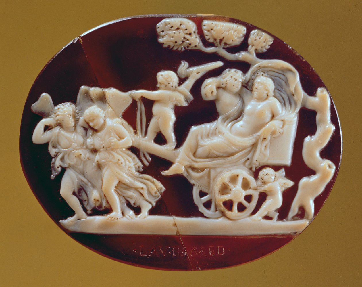 Cameo Dionýsa na voze taženém Pysche (onyx a sardonyx) od Roman