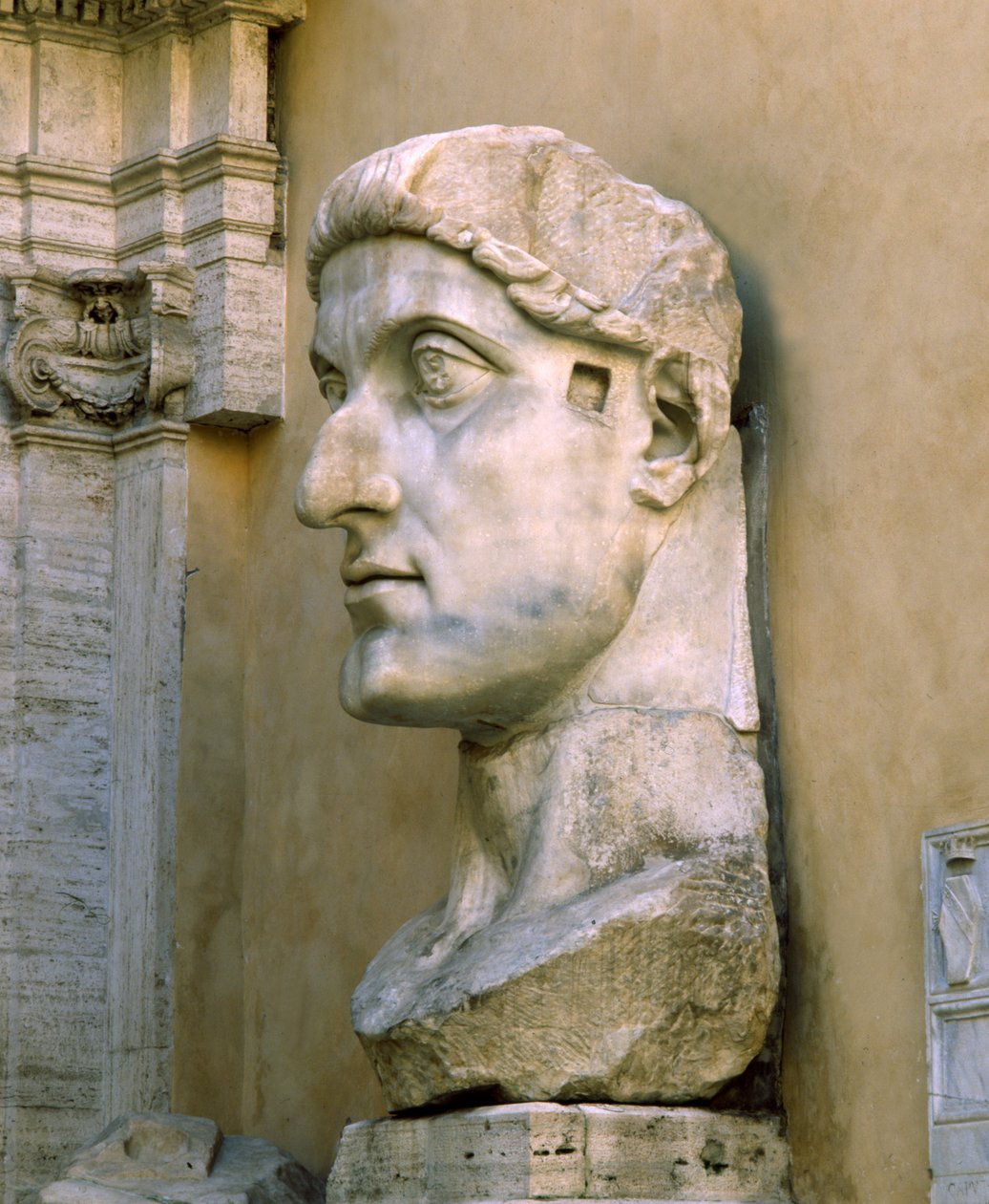 Kolosální hlava Konstantina Velikého (mramor) od Roman
