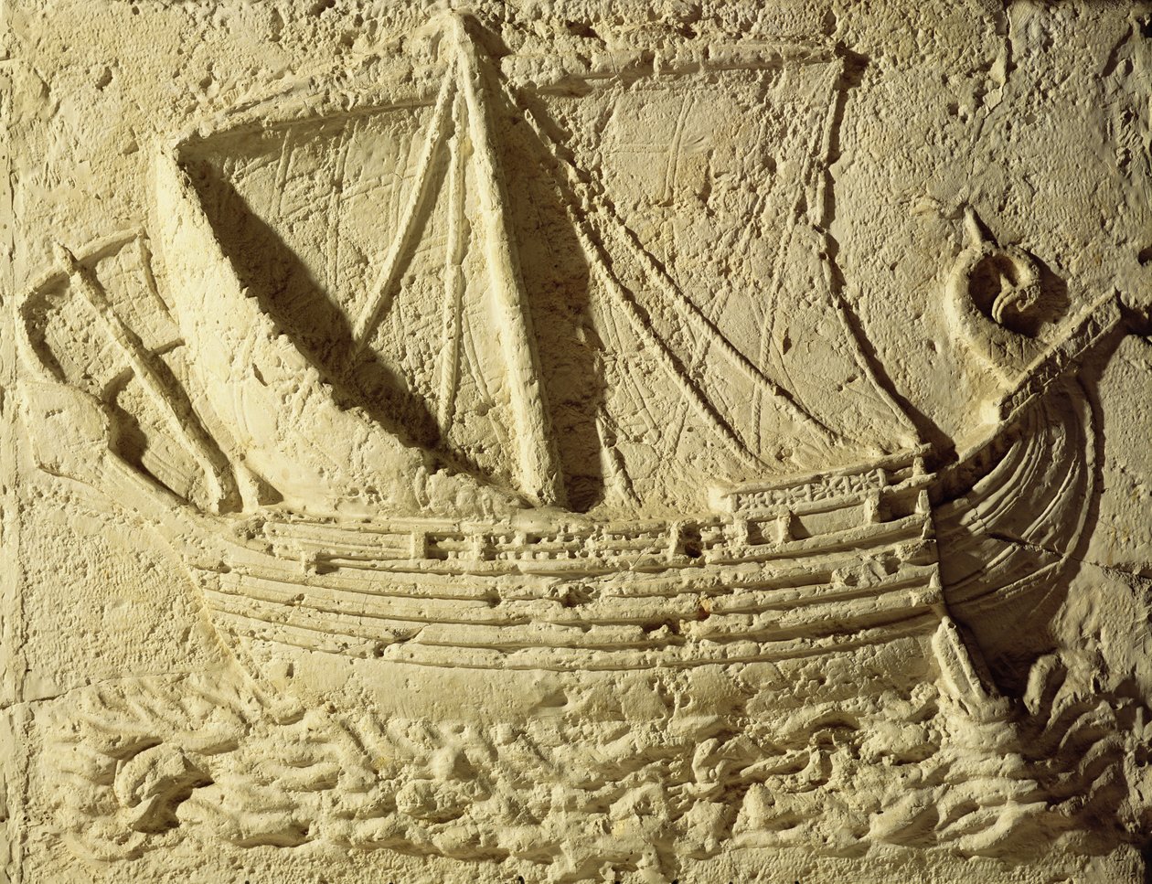 Detail reliéfu lodi, z kamene sarkofágu od Roman