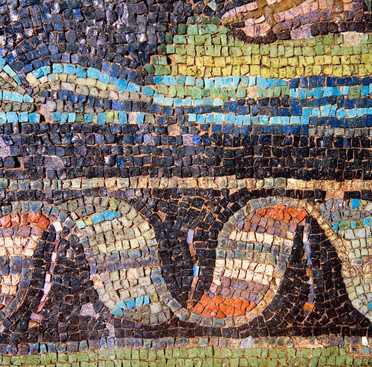 Detail nástěnné mozaiky od Roman