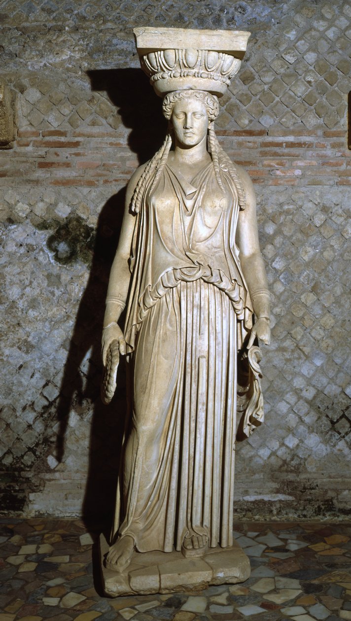 Kore, kopie karyatidy z Erechtheionu v Aténách (mramor) od Roman
