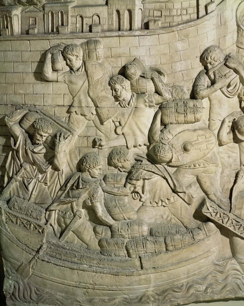 Nakládání lodi, detail z odlitku Trajanova sloupu (omítka) od Roman