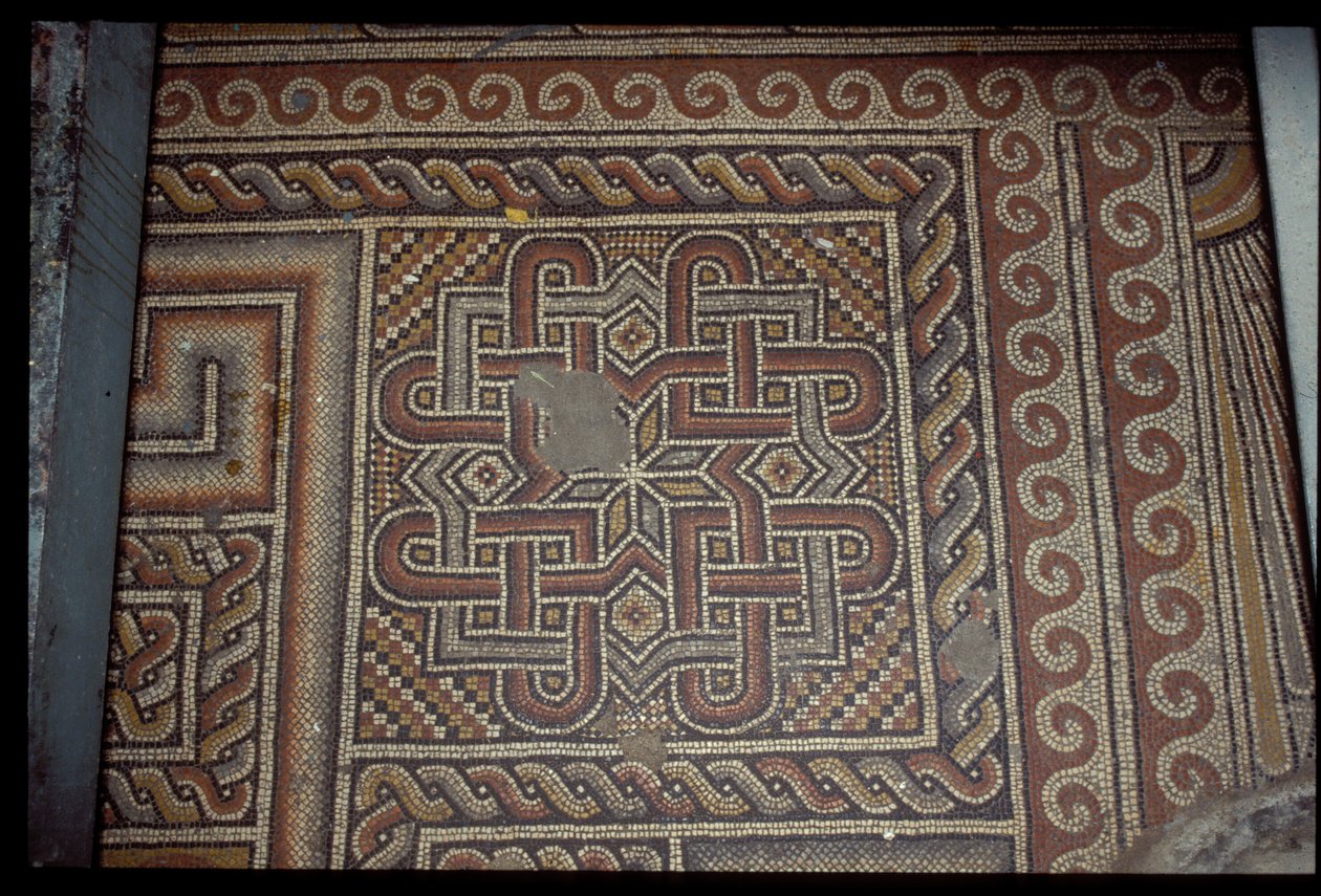 Mozaiková podlaha, 332 (keramická dlažba) od Roman