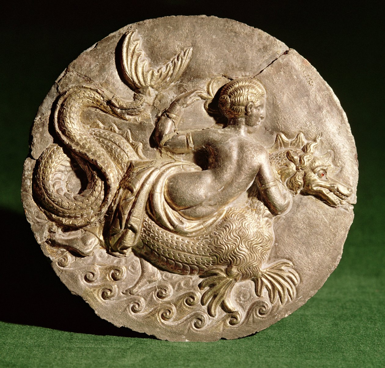 Nereid na Ketos, z víka pyxis nalezené v Canosa di Puglia, cca 130 př.nl (stříbro) od Roman